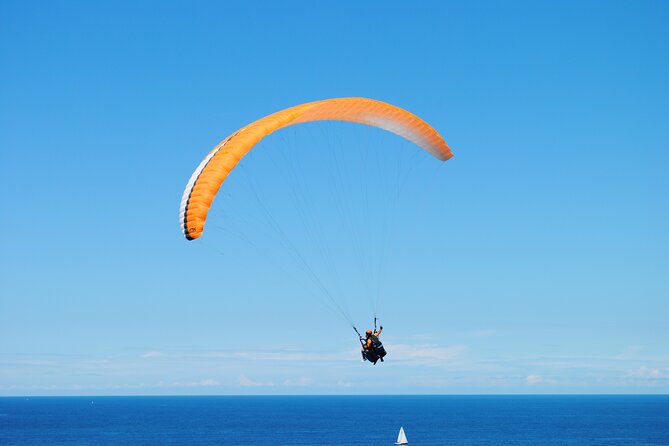 Private Tandem Paragliding Flight in Bizkaia - A private activity for couples, families, and small groups
