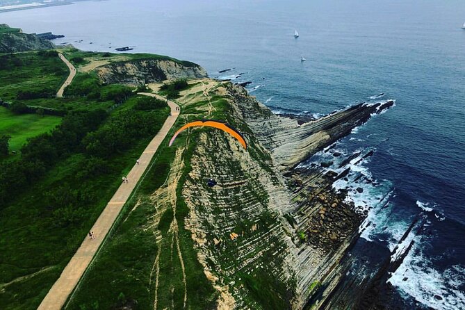Private Tandem Paragliding Flight in Bizkaia - Safety, comfort, and what to consider