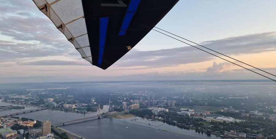 Riga: Hang-Glider 10-Minute Flight Over the City - Cold-weather flying and the question of comfort