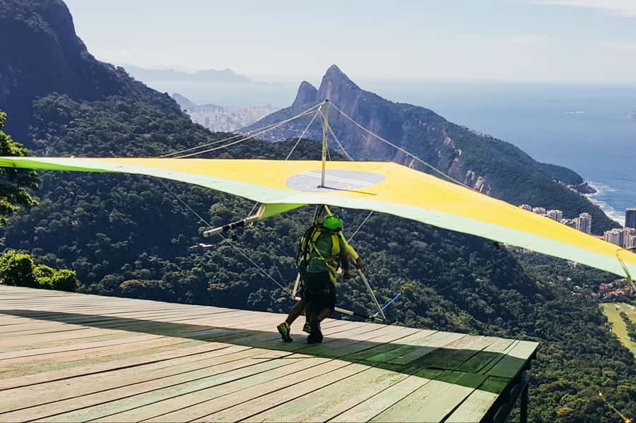 Rio de Janeiro: Hang Gliding Tandem Flight - Who will enjoy this most?