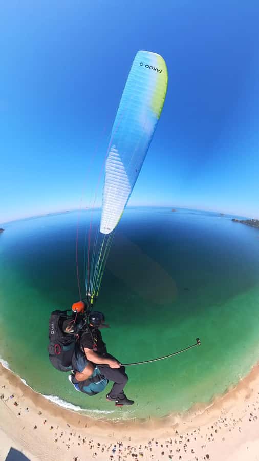 Rio de janeiro : Paragliding Tandem Flights over Rio - Landing at São Conrado Beach