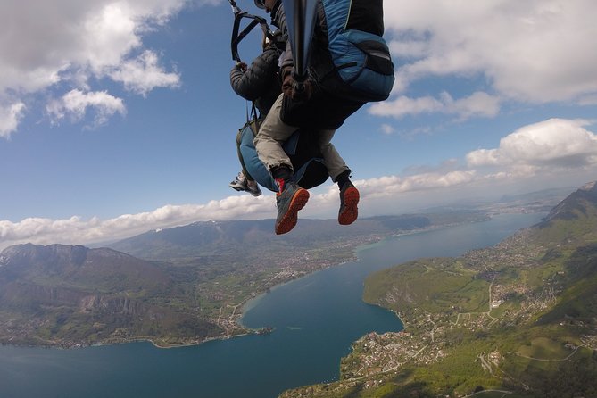 Sensation paragliding flight over the magnificent Lake Annecy - What the $144.82 price means