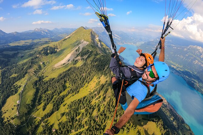 Tandem Paragliding Experience with Transport from Interlaken - Who will enjoy this most