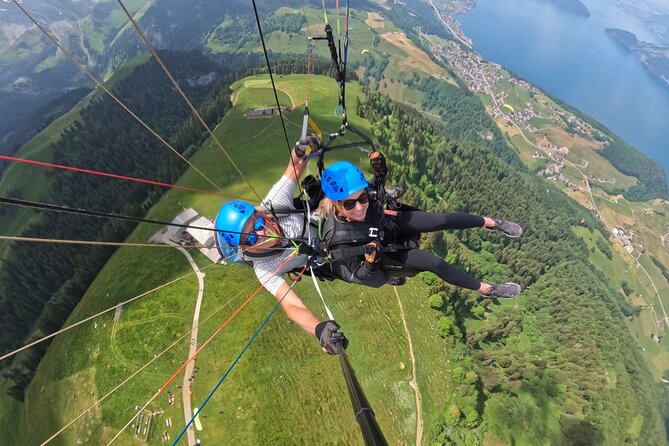Tandem Paragliding Flight in the Lucerne Region - The pilots and the personal feel