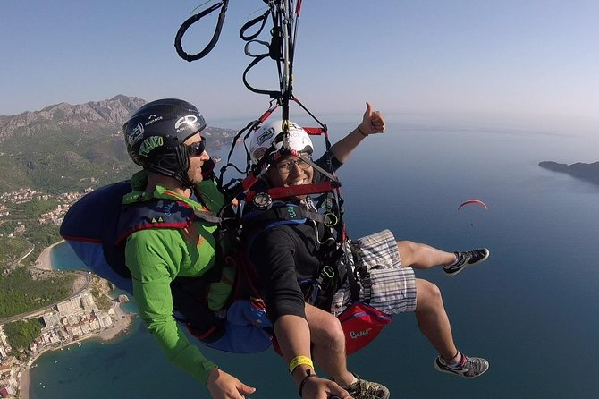 Tandem paragliding in Budva /All-inclusive - Seeing Budva from a paraglider