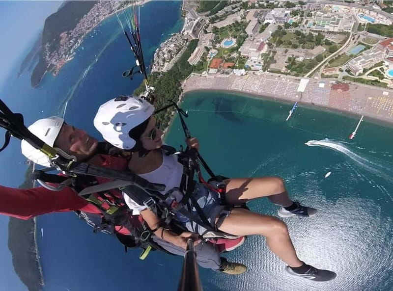 Tandem Paragliding in Budva with Expert Pilots/All-inclusive - Key points at a glance