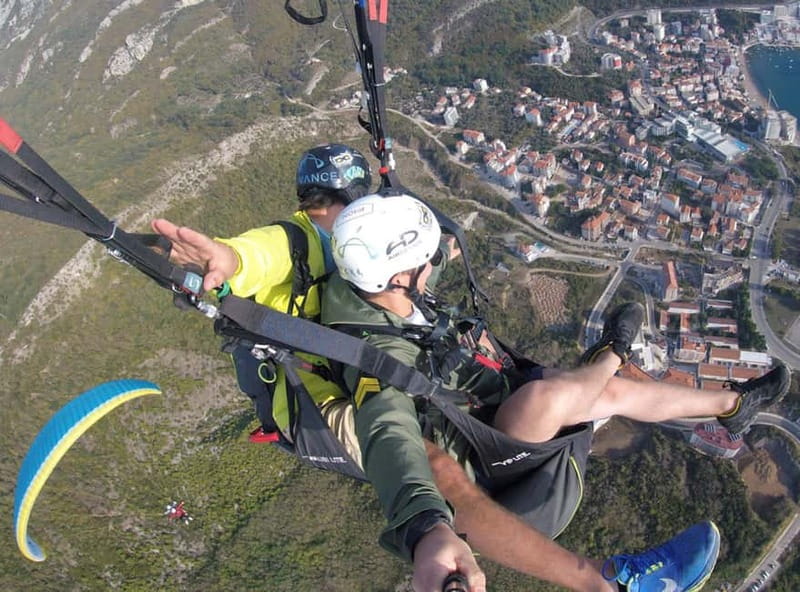 Tandem Paragliding in Budva with Expert Pilots/All-inclusive - GoPro footage and what you actually receive