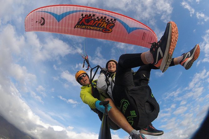 Tandem paragliding in Tenerife - The safety briefing before takeoff
