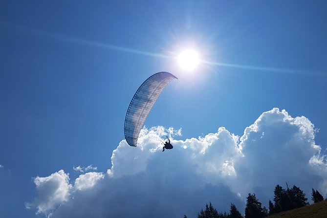 Tandem paragliding in the Stubai Valley near Innsbruck - Neustift, Fulpmes, and the Stubai views