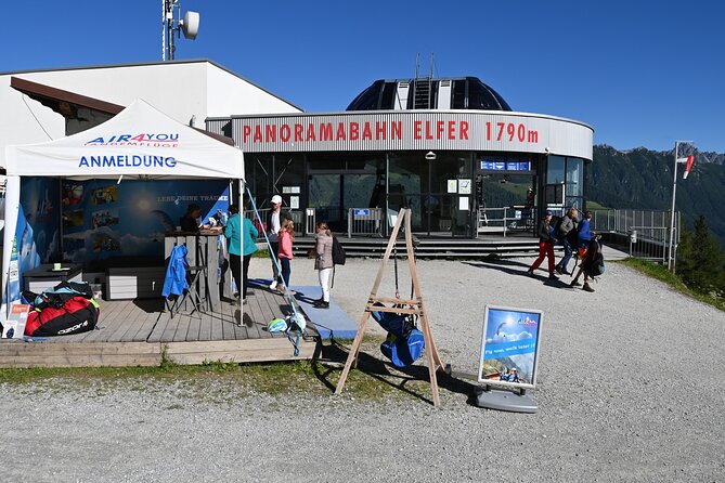 Tandem paragliding in the Stubai Valley near Innsbruck - Who will enjoy this most