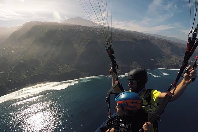 Tenerife Basic Paragliding Flight Experience with Pickup - A smooth landing and return to your accommodation
