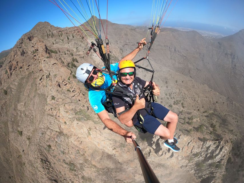 Tenerife: Paragliding with National Champion Paraglider - Peaceful glide or acrobatics in the air