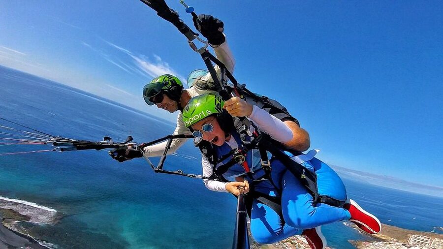 Tenerife: Tandem Paragliding Flight with Pickup - Preparing at the launch site