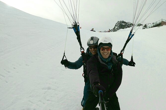 Two-seater paragliding flight in Chamonix - Who will enjoy this flight most?