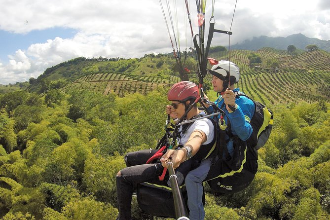 Unique experience flying paragliding - Flying over Quindío from Buenavista