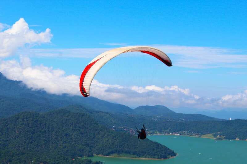 Valle de Bravo: Paragliding flight - From Monte Alto to the Valle de Bravo sky