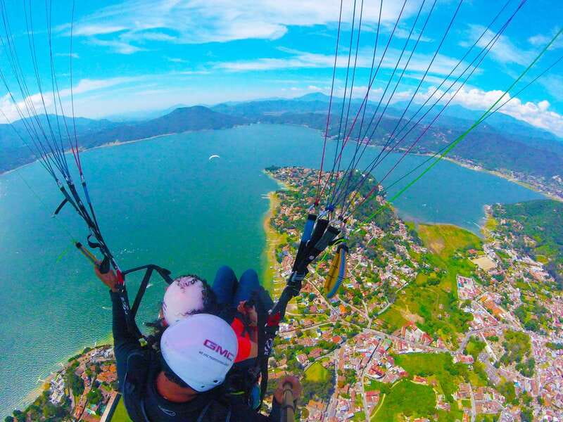 Valle de Bravo: Paragliding flight - The takeoff: small steps, big change in view