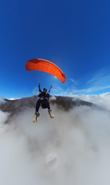 Vuelo Parapente Tenerife Teide (2200 metros) - Above the Cañadas del Teide and the sea of clouds