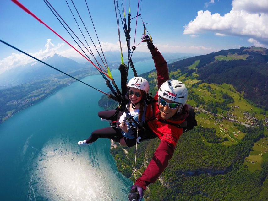 Zurich: Day trip to Interlaken incl. tandem paragliding - The mountain transfer and safety briefing